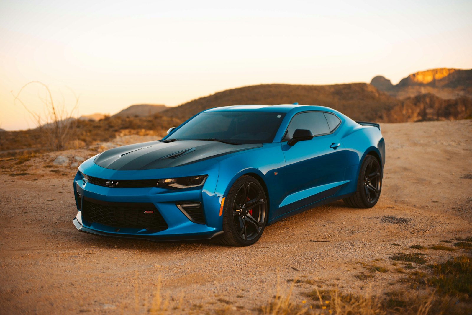Muscle car bleu custom, exemple de rendu